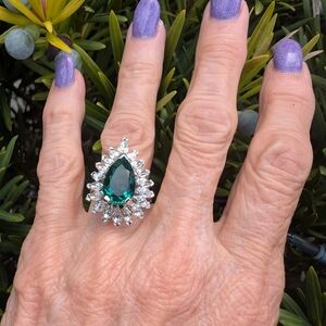 Emerald Green and Silver Teardrop Women's Ring